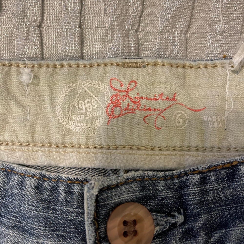 GAP 1969 jean shorts size 6 - Picture 3 of 4